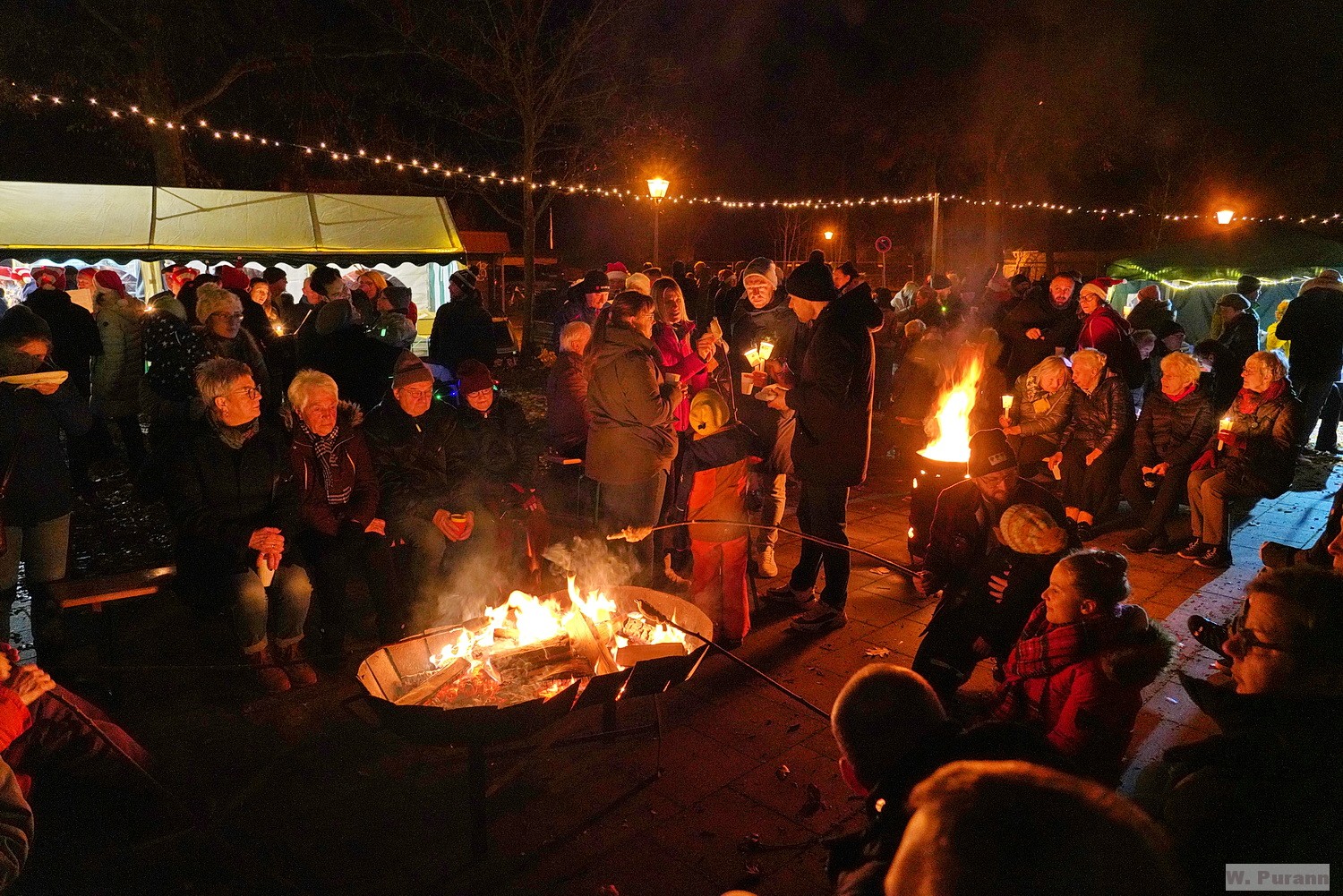 Es weihnachtete sehr beim 12. Pätzer Adventfeuer auf der Dorfaue! Es weihnachtete sehr beim 12. Pätzer Adventfeuer auf der Dorfaue!